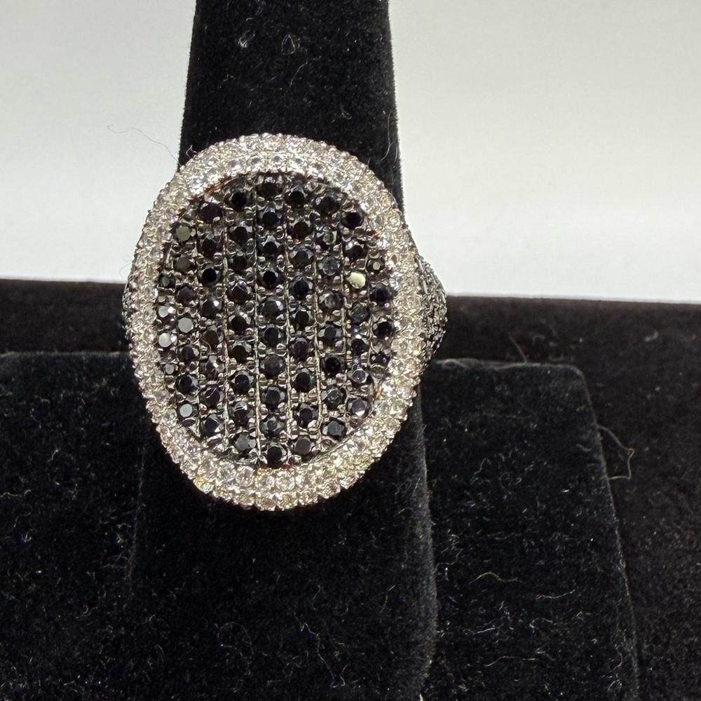 Black Pavé Sterling Silver Ring 8.25 (925 VJ)